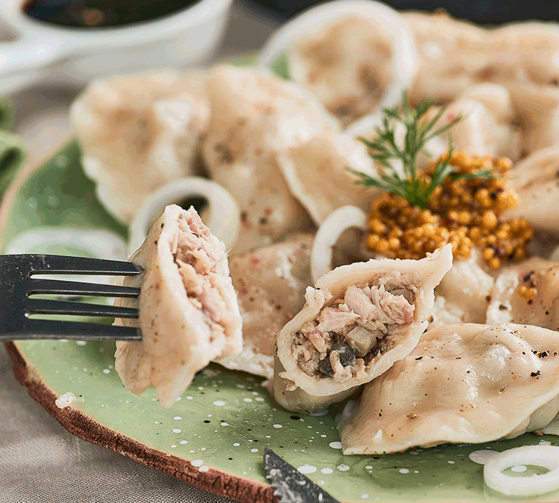 Вареники з курятиною, беконом та грибами
